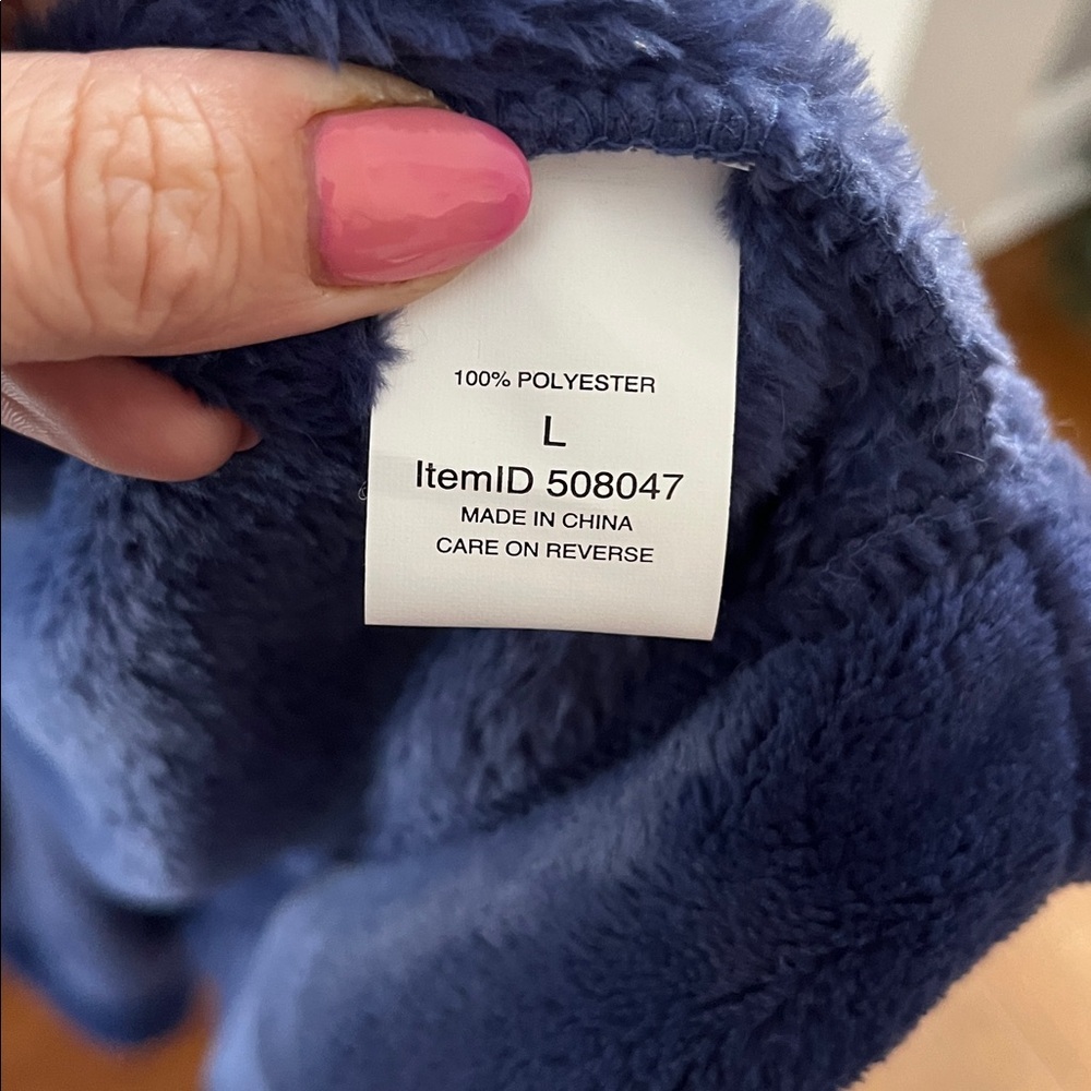 LL Beans Wicked Plush Navy Hooded Robe - Picture 6 of 6